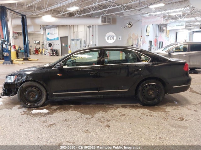 1VWCS7A36GC049136 Volkswagen Passat 1.8 Tsi