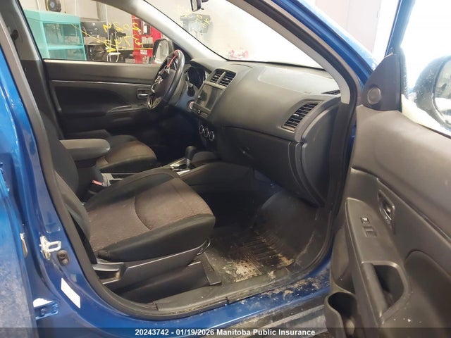 JA4AH3AU9KU604152 Mitsubishi RVR SE