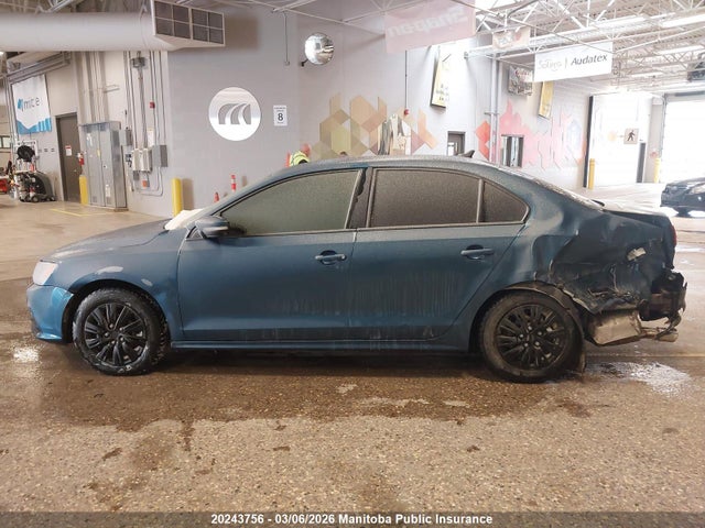 3VW1K7AJ8FM256744 Volkswagen Jetta 2.0