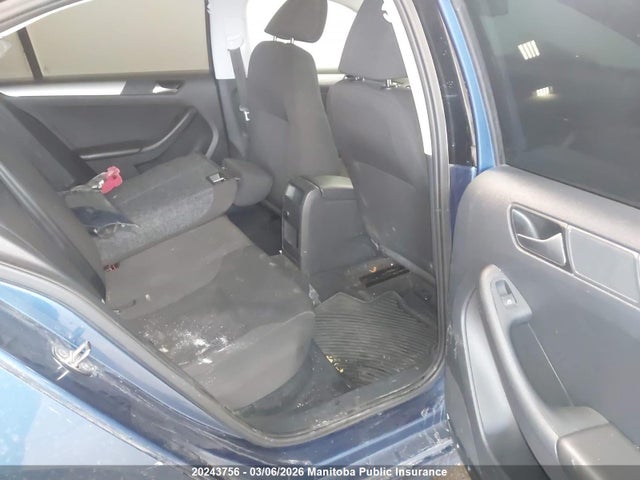3VW1K7AJ8FM256744 Volkswagen Jetta 2.0