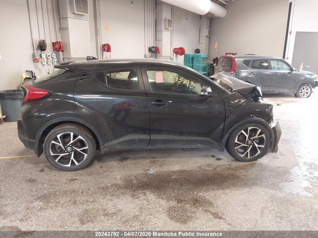 2020 Toyota C-hr Xle Premium მანქანა იყიდება აუქციონზე, vin: JTNKHMBX7L1080829, აუქციონის ნომერი: 20243792