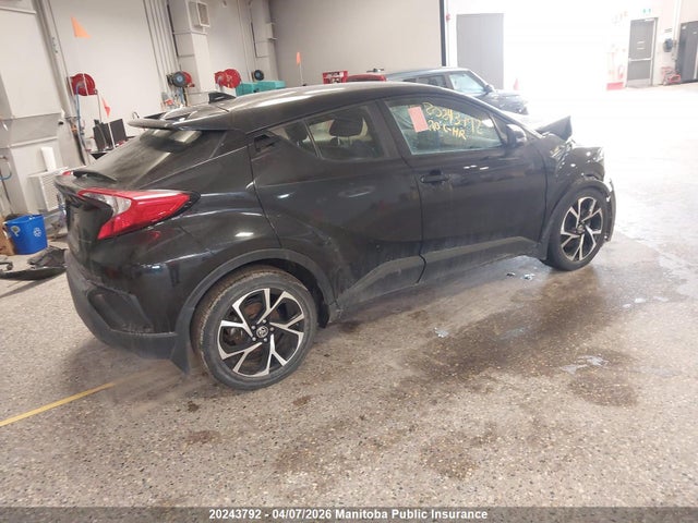 2020 Toyota C-hr Xle Premium მანქანა იყიდება აუქციონზე, vin: JTNKHMBX7L1080829, აუქციონის ნომერი: 20243792