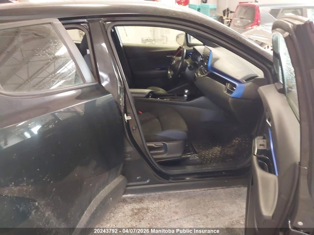 2020 Toyota C-hr Xle Premium მანქანა იყიდება აუქციონზე, vin: JTNKHMBX7L1080829, აუქციონის ნომერი: 20243792