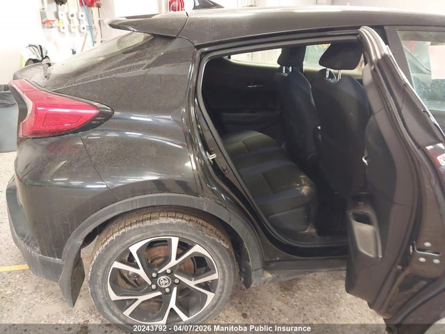 2020 Toyota C-hr Xle Premium მანქანა იყიდება აუქციონზე, vin: JTNKHMBX7L1080829, აუქციონის ნომერი: 20243792