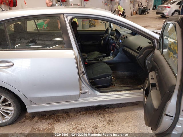 JF1GPAD68E8239907 Subaru Impreza 2.0i