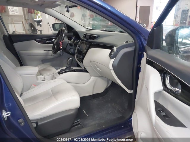 JN1BJ1CRXHW109650 Nissan Qashqai Sl