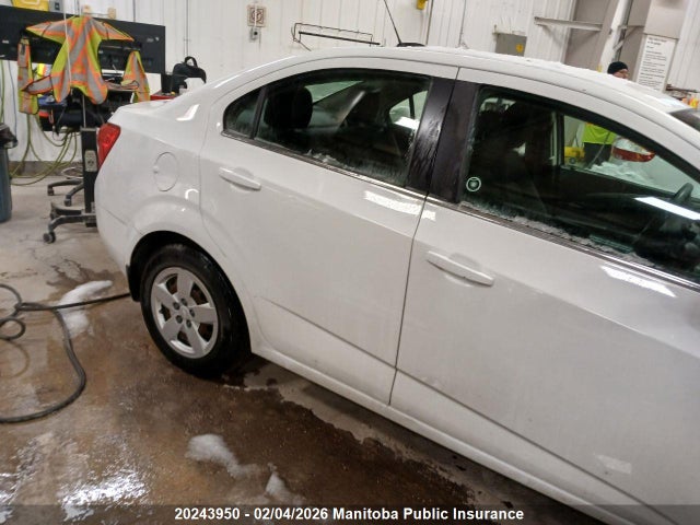 1G1JC5SHXG4113946 Chevrolet SONIC LT