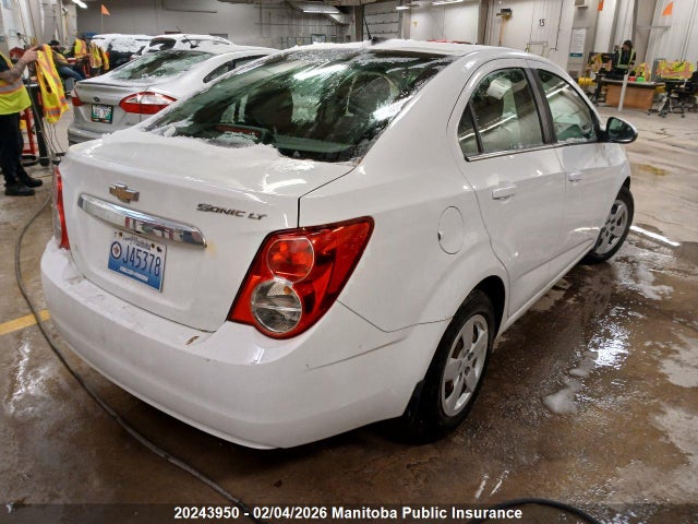 1G1JC5SHXG4113946 Chevrolet SONIC LT