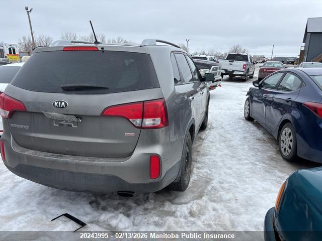 5XYKT3A65FG659179 KIA SORENTO LX