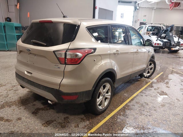1FMCU9GDXHUE99596 Ford ESCAPE SE
