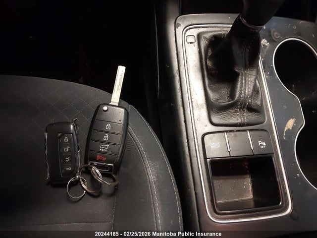5XYPG4A39HG264852 KIA SORENTO LX
