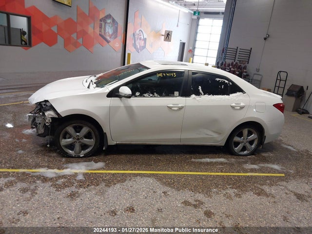 2T1BURHE4KC202611 Toyota COROLLA SE