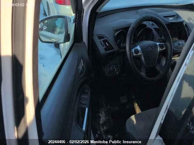 1FMCU9G99EUE02296 Ford ESCAPE SE
