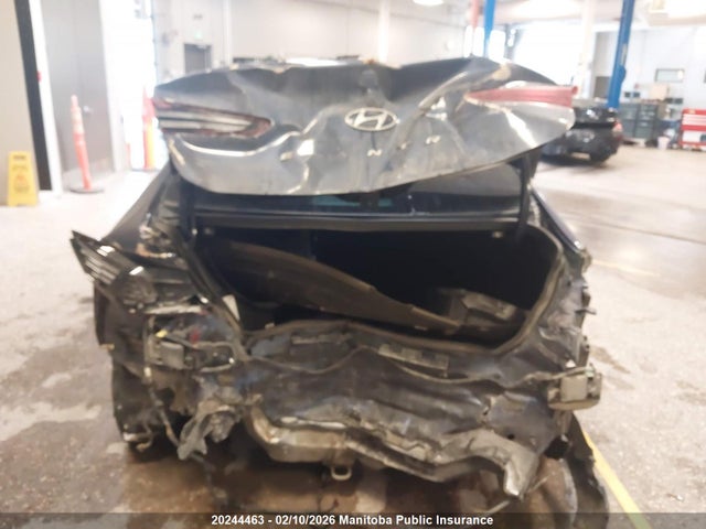 KMHD84LF9KU808890 Hyundai Elantra Luxury