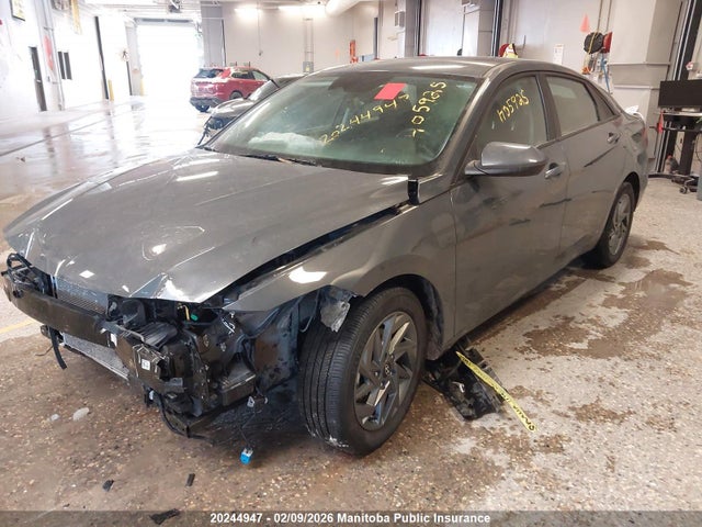 KMHLM4DG1SU002816 Hyundai Elantra Preferred