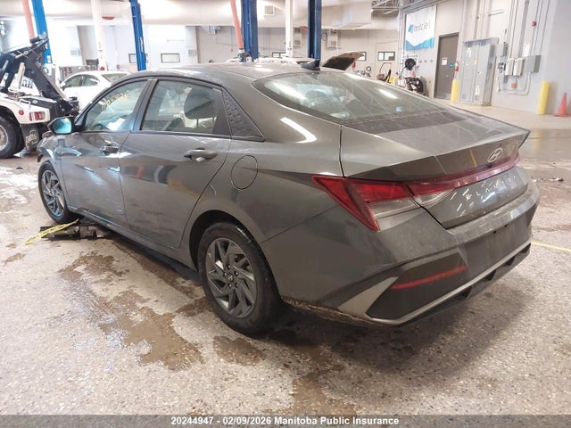 KMHLM4DG1SU002816 Hyundai Elantra Preferred