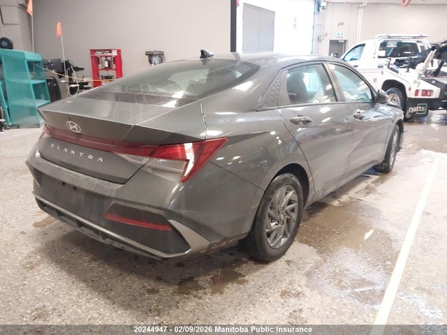 KMHLM4DG1SU002816 Hyundai Elantra Preferred