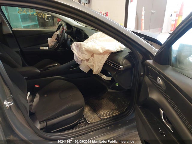 KMHLM4DG1SU002816 Hyundai Elantra Preferred