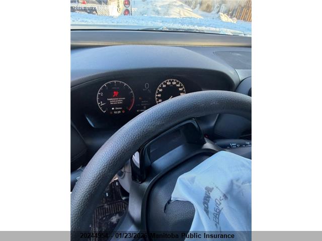 3CZRZ1H38TM100053 Honda HR-V LX