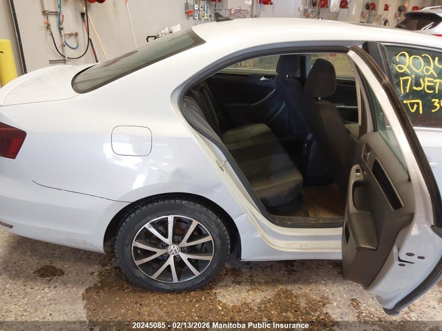 3VWDB7AJ0HM355526 Volkswagen Jetta 1.4 Tsi