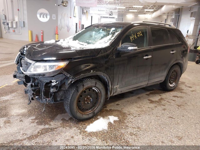 5XYKTCA6XFG562110 KIA SORENTO LX