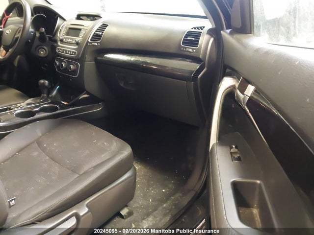 5XYKTCA6XFG562110 KIA SORENTO LX
