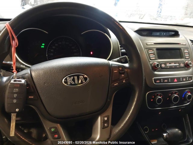 5XYKTCA6XFG562110 KIA SORENTO LX