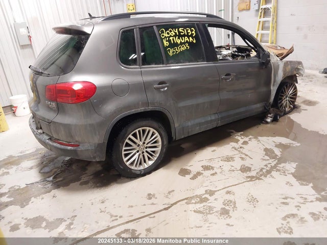 WVGJV7AX3GW531223 Volkswagen Tiguan 2.0 Tsi