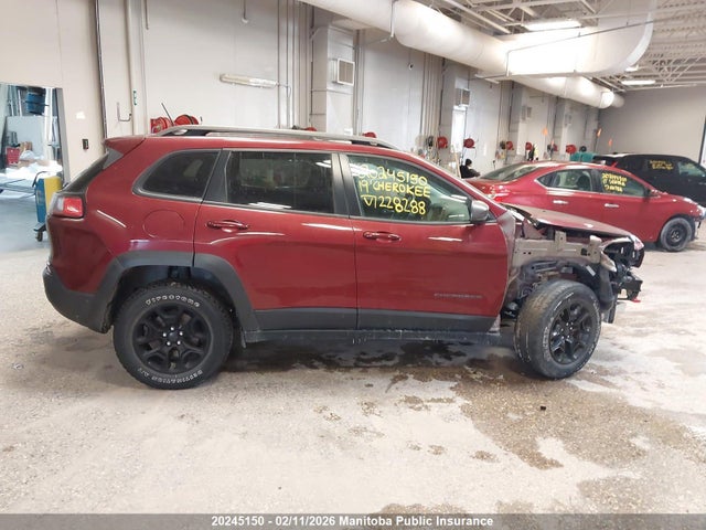 1C4PJMBN7KD228228 Jeep Cherokee Trailhawk