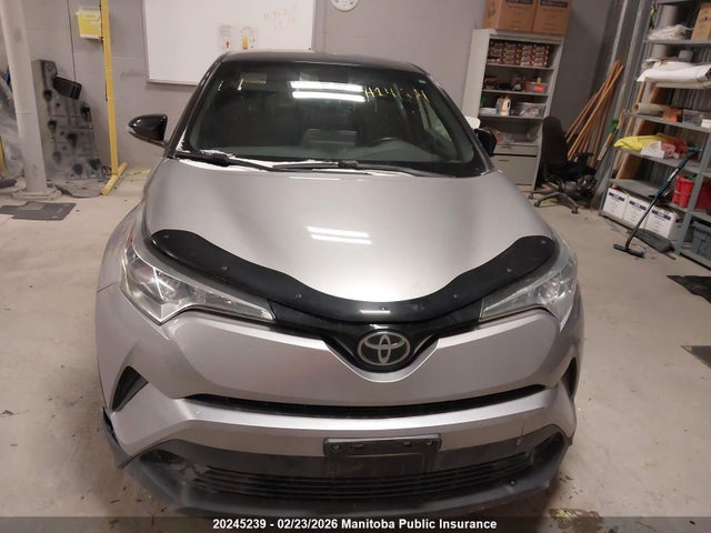 JTNKHMBX8K1045599 Toyota C-HR LE