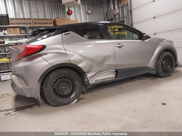 JTNKHMBX8K1045599 Toyota C-HR LE