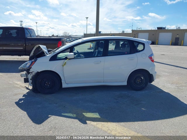 2013 Honda Fit Sport მანქანა იყიდება აუქციონზე, vin: LUCGE8H73D3010330, აუქციონის ნომერი: 20245517