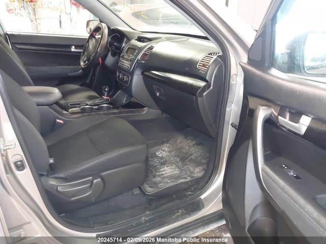 5XYKTDA74EG543680 KIA Sorento Lx V6