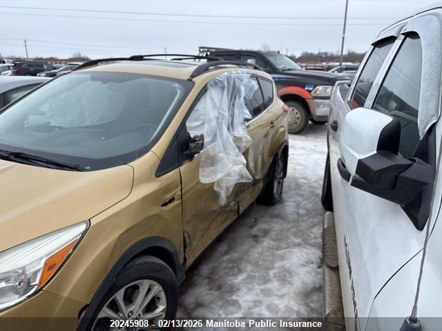 1FMCU9GX8EUD34247 Ford ESCAPE SE