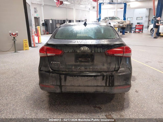 3KPFL4A7XJE263948 KIA FORTE LX