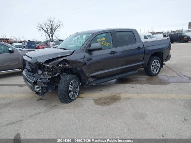 5TFAY5F19JX705592 Toyota Tundra Platinum V8 Crewmax