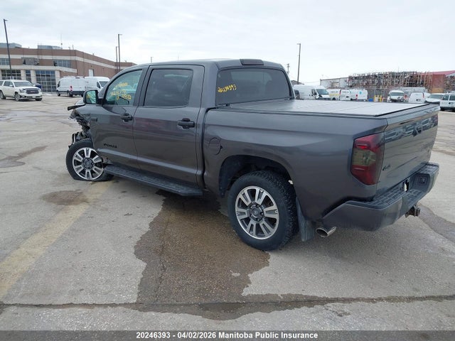 5TFAY5F19JX705592 Toyota Tundra Platinum V8 Crewmax