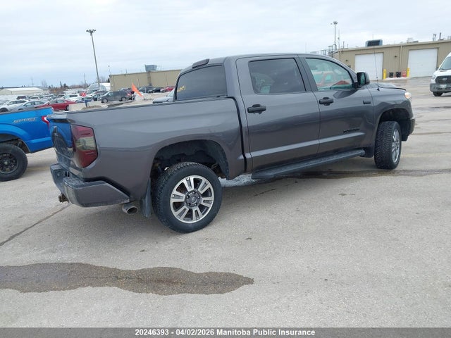 5TFAY5F19JX705592 Toyota Tundra Platinum V8 Crewmax