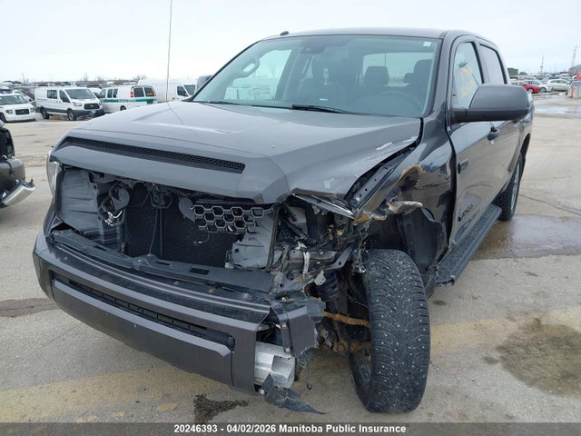 5TFAY5F19JX705592 Toyota Tundra Platinum V8 Crewmax