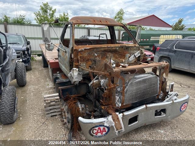 20246454 :رقم المزاد ، 1GDJ6H1C3XJ505220 vin ، 1999 Gmc C6500 مزاد بيع