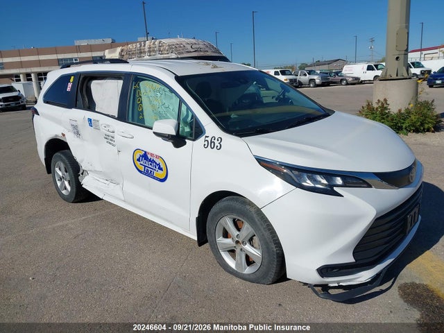 Auction sale of the 2023 Toyota Sienna Le Hybrid, vin: 5TDGRKEC5PS169330, lot number: 20246604