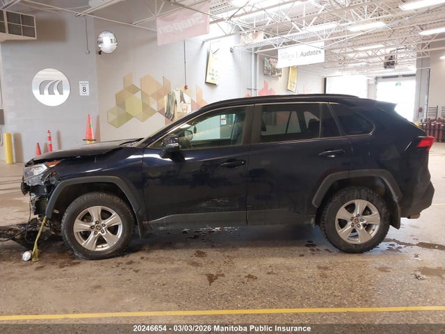 2T3R1RFV6MW176452 Toyota Rav4 Xle