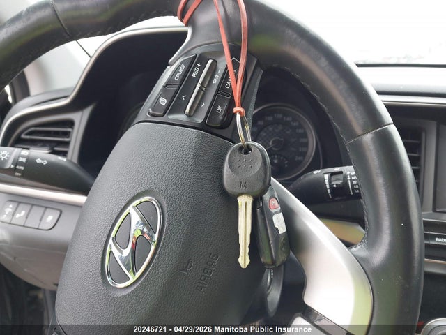 2020 Hyundai Elantra Essential მანქანა იყიდება აუქციონზე, vin: KMHD84LF0LU994370, აუქციონის ნომერი: 20246721