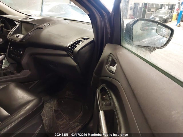 1FMCU9HD5JUA37760 Ford ESCAPE SEL