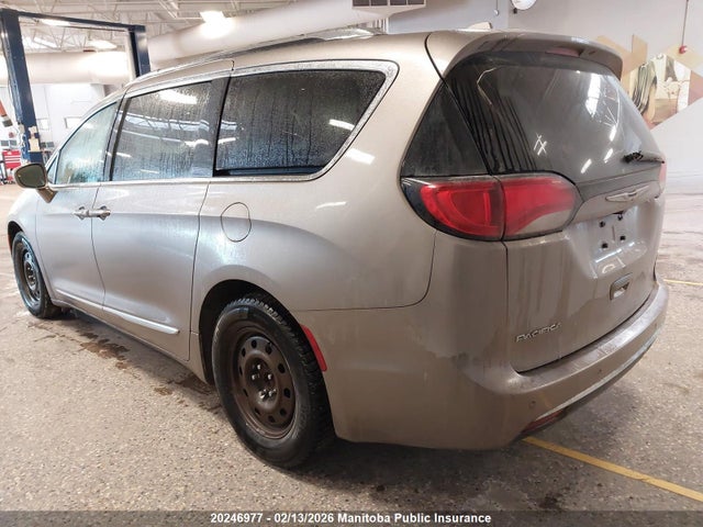 Chrysler Pacifica Limited 2017 2C4RC1EG9HR633091 Image 3