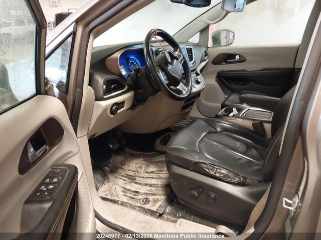 Chrysler Pacifica Limited 2017 2C4RC1EG9HR633091 Image 5