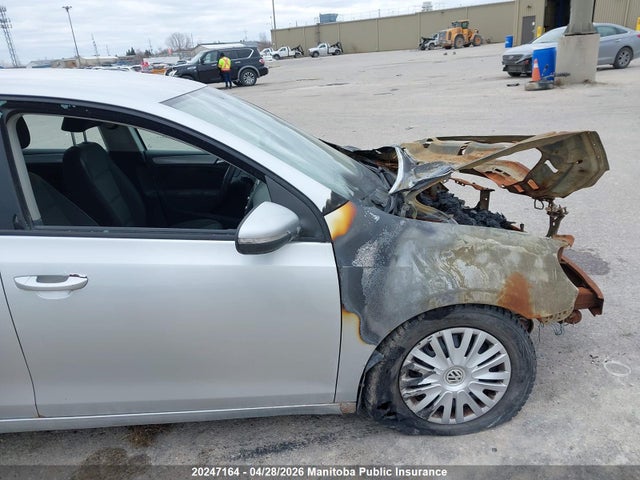 20247164 :رقم المزاد ، WVWDA7AJ2BW217371 vin ، 2011 Volkswagen Golf 2.5 مزاد بيع