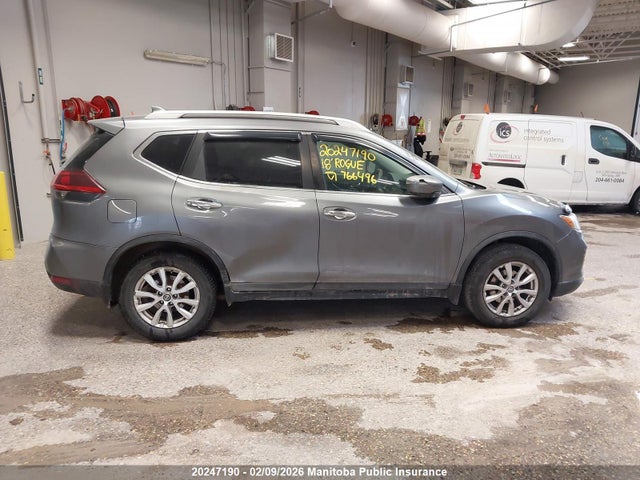 5N1AT2MV2JC766496 Nissan Rogue Midnight