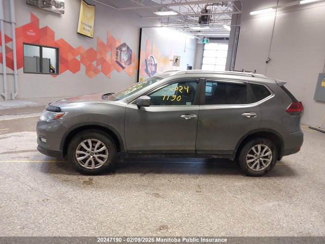 5N1AT2MV2JC766496 Nissan Rogue Midnight