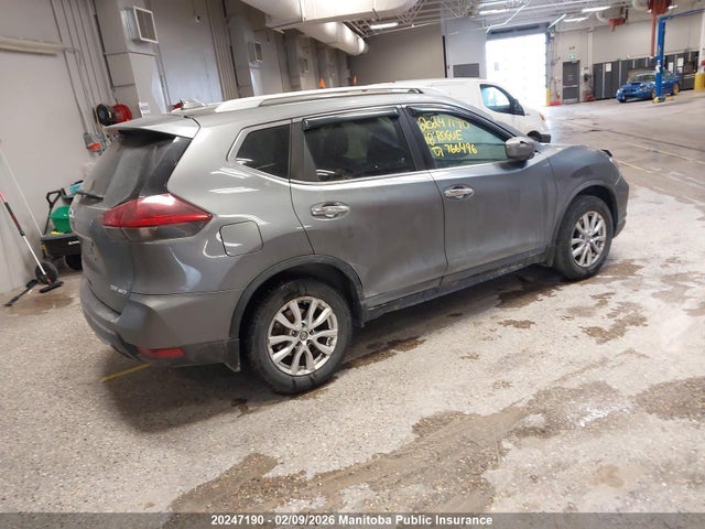 5N1AT2MV2JC766496 Nissan Rogue Midnight